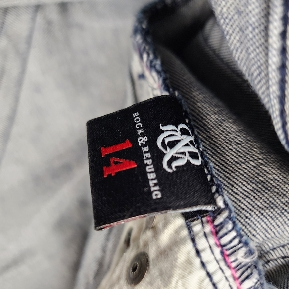 Rock & Republic Pixie Metal Stud Zipper‎ Jean Shorts - Picture 6 of 7